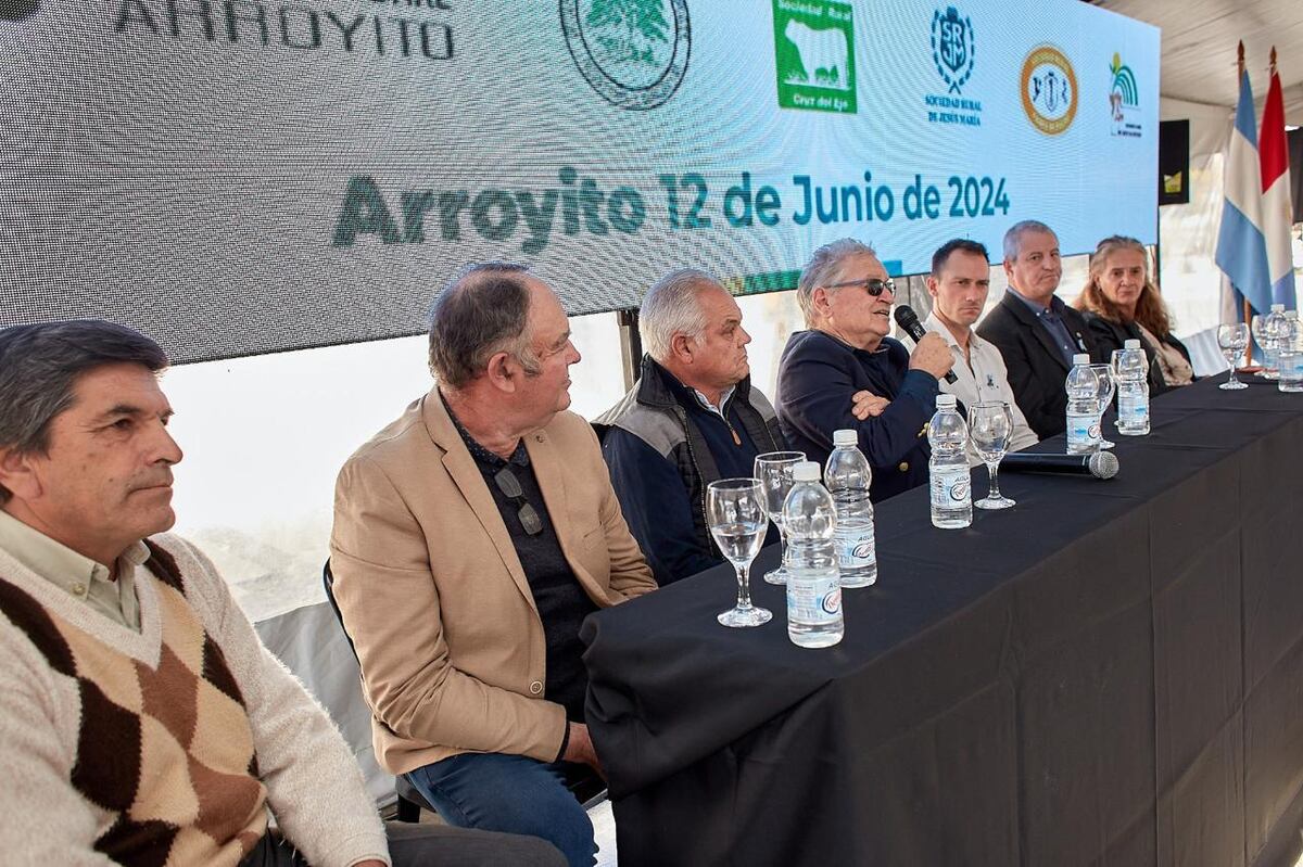 Las rurales del Arco Noroeste de Córdoba se reunieron en el marco de la inauguración de la sede de la Sociedad Rural de Arroyito. (Prensa SRJM)