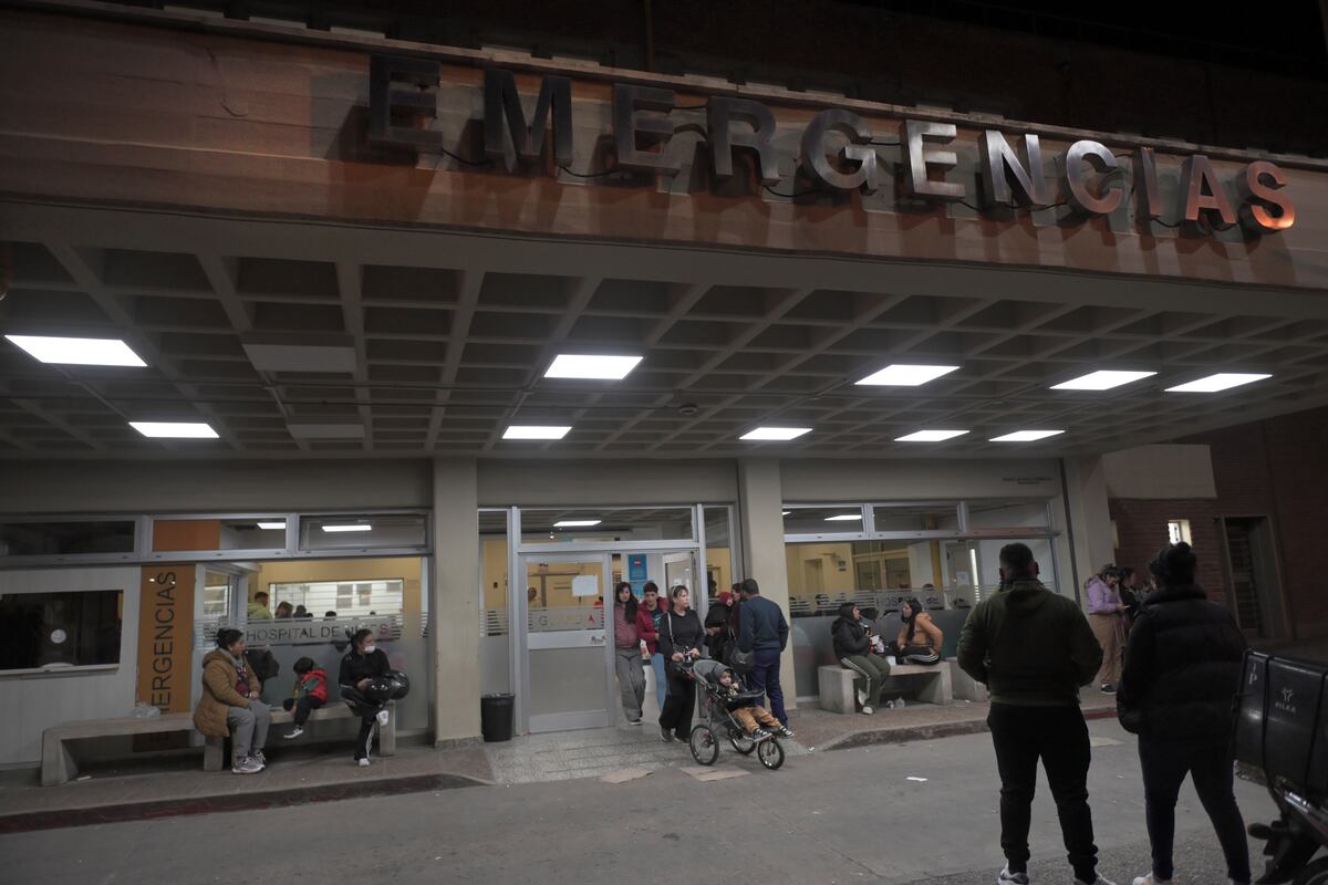 La guardia del Hospital de Niños está colapsada por la cantidad de consultas debido a la proliferación de enfermedades respiratorias. (Javier Ferreyra / La Voz)
