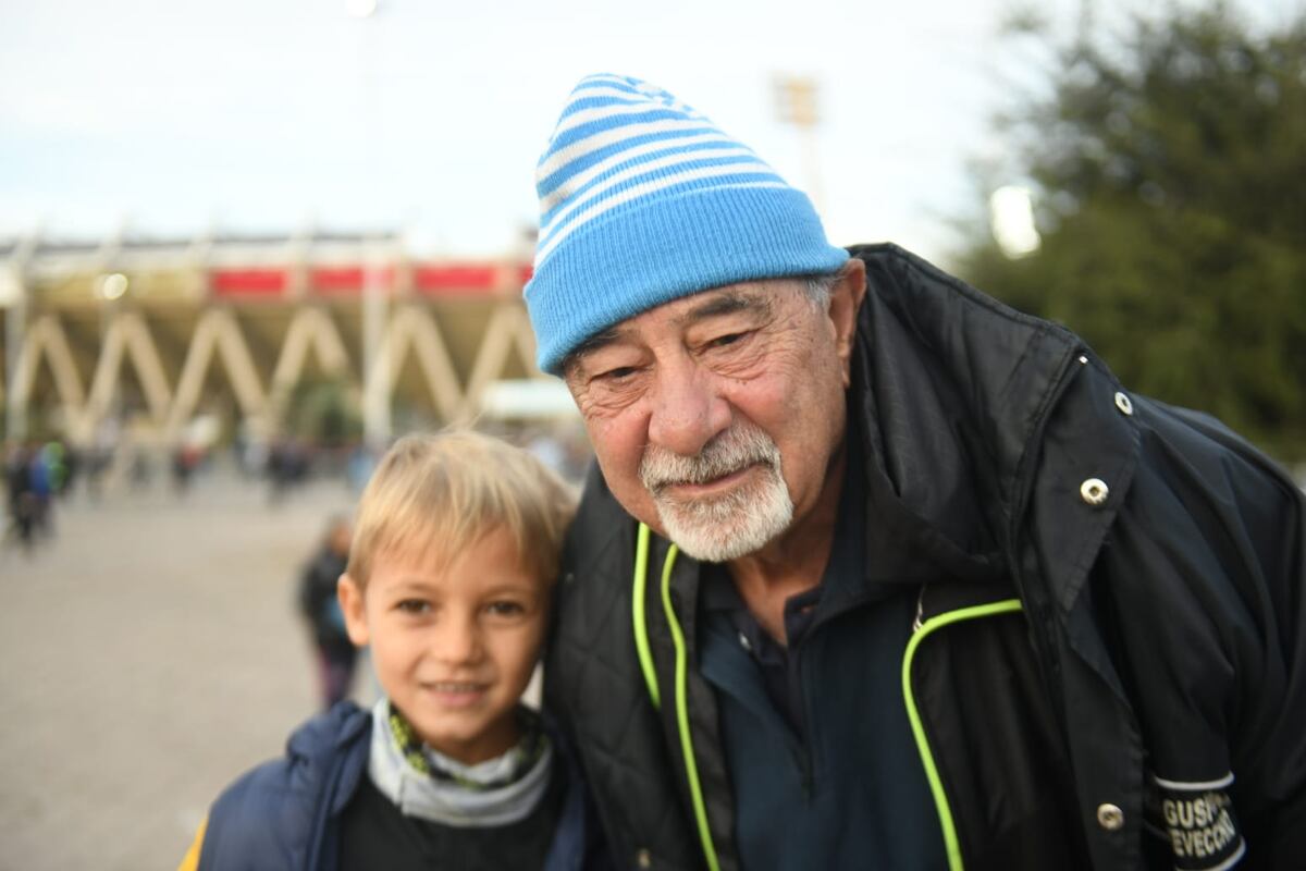 Cara e´cancha de Belgrano en el Kempes antes del partido contra Delfín (Javier Ferreyra / La Voz)