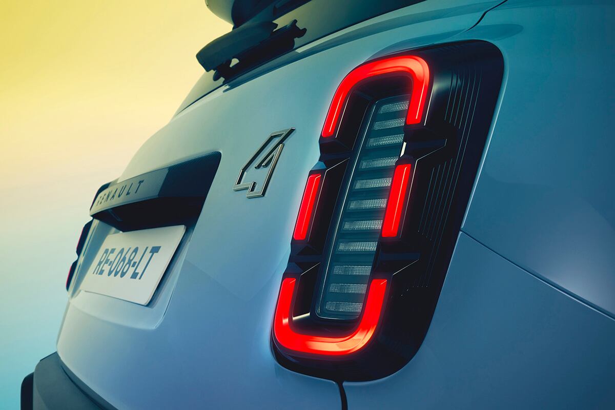 Los faros traseros respetan el mismo formato del modelo de los años 60.