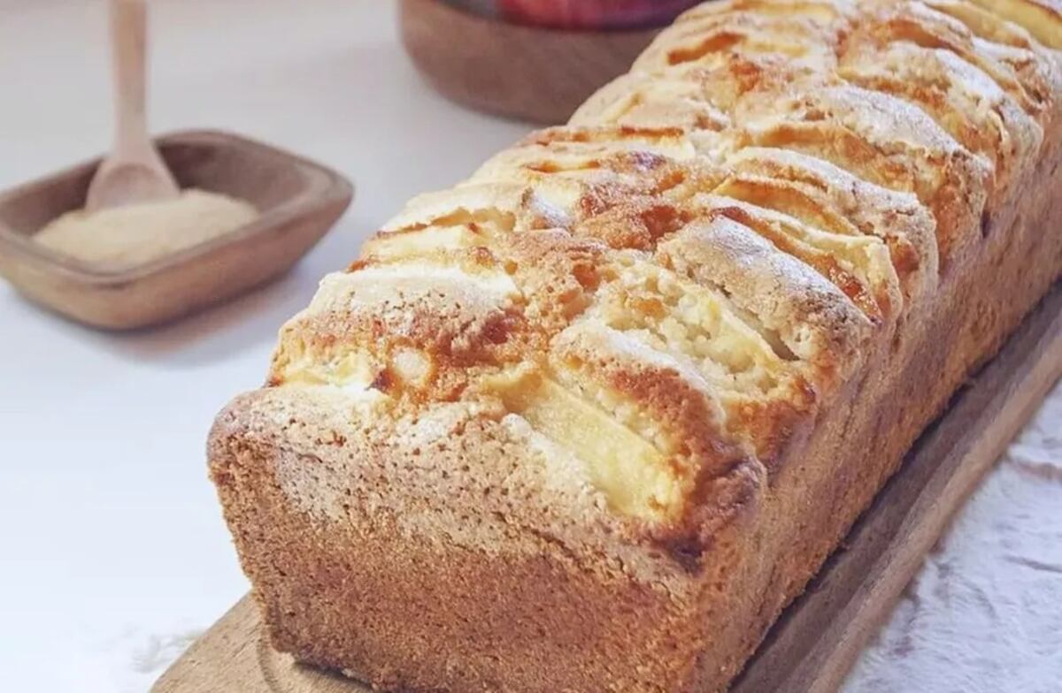 Budín de manzana en licuadora: la receta saludable y rápida sin harina ni azúcar para tu merienda