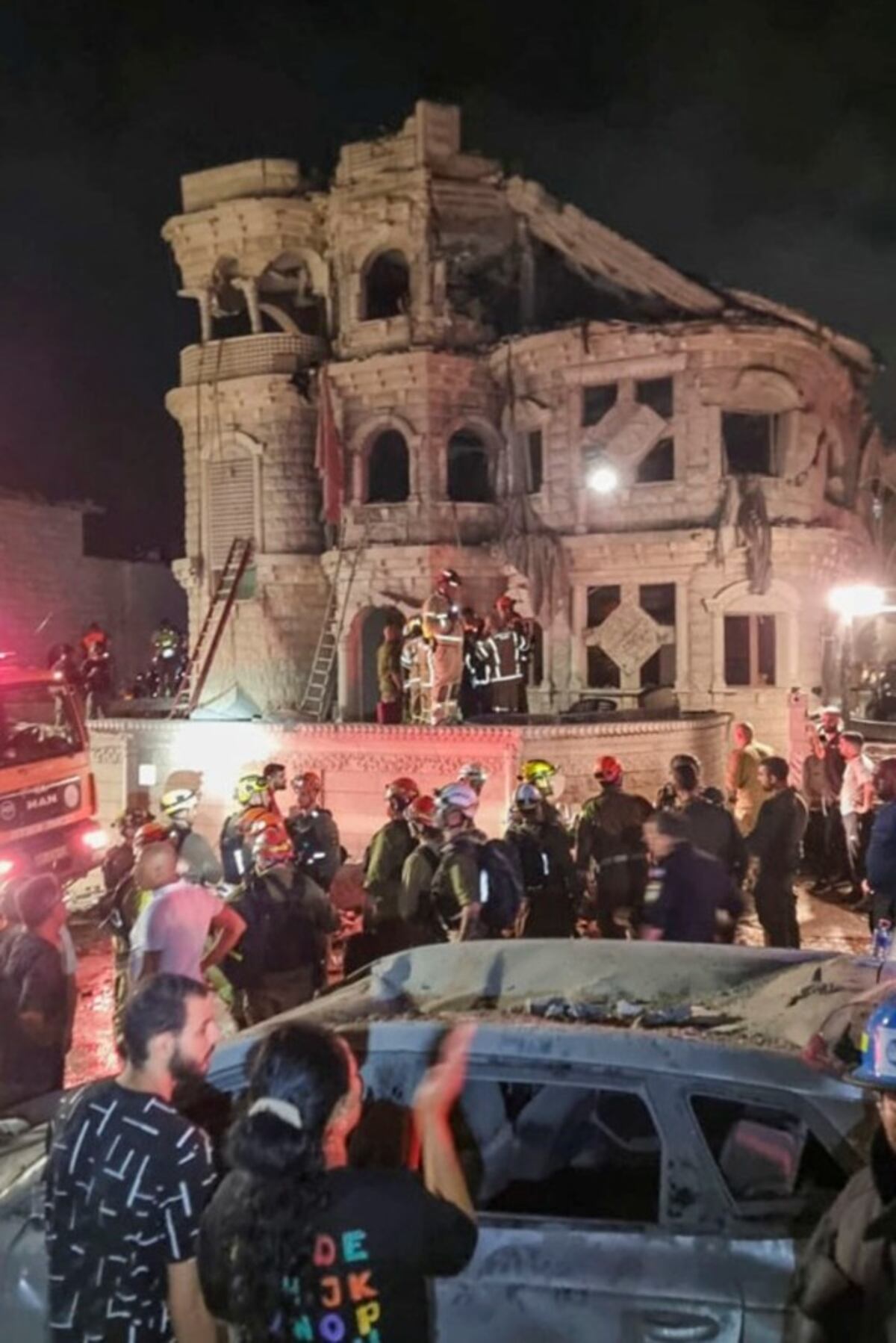 Así quedó el edificio en Tamra tras el ataque de Irán. (Gentileza)