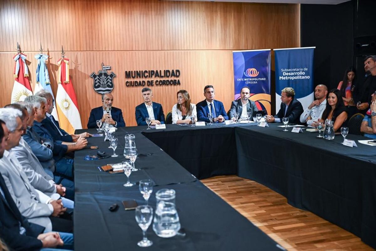 El Gobierno de Córdoba, a través del Ministerio de Infraestructura y Servicios Públicos, el Ente Metropolitano Córdoba y los municipios de Córdoba Capital, Estación Juárez Celman y Villa Allende firmaron el convenio de cooperación y financiamiento