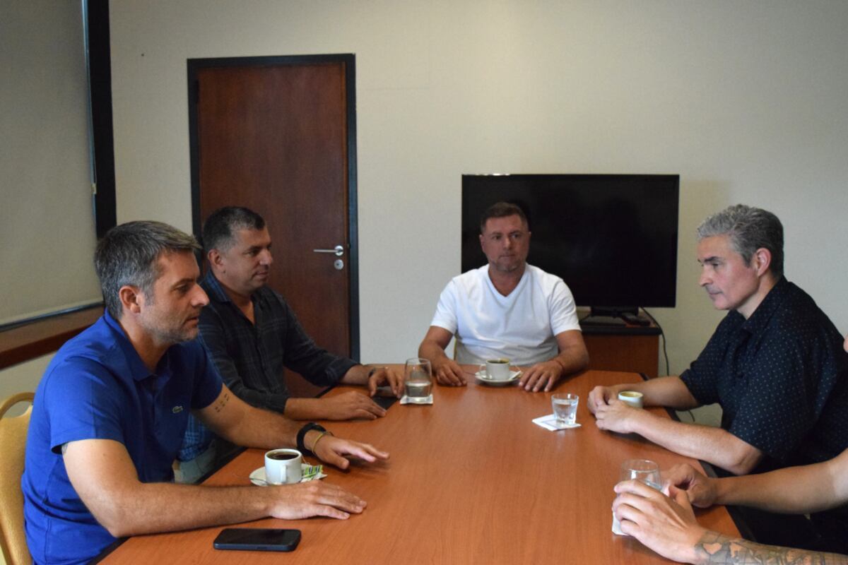 Río Cuarto. Calleri junto a otros funcionarios ultimando el operativo del rally (Gentileza).