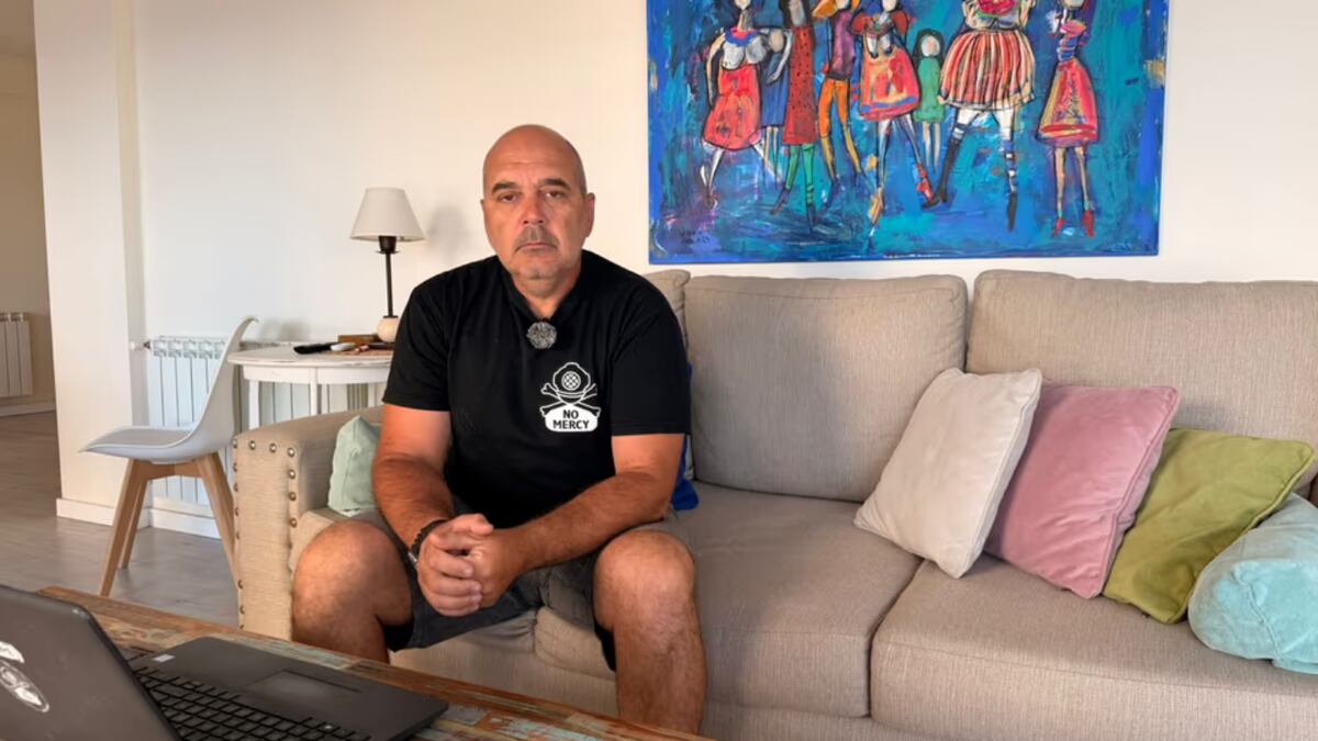Juan Manuel Casal, buzo profesional y encargado de operar el dron submarino que localizó el cuerpo de la joven turista, relató las complejidades del procedimiento técnico en el fondo del mar.