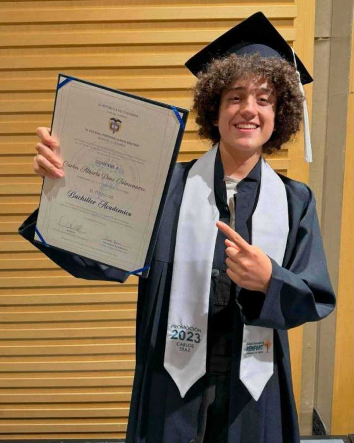 El Borrego se graduó.