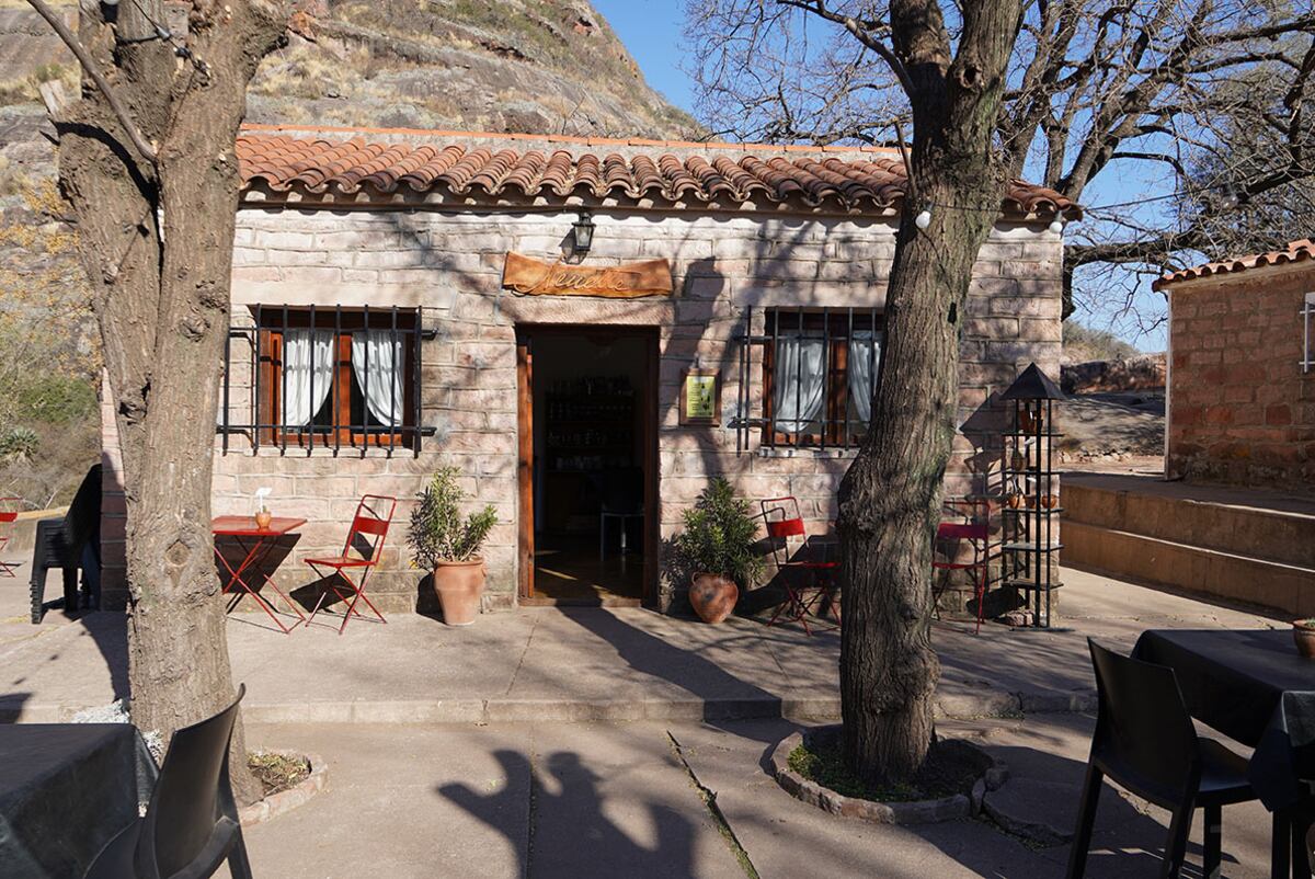 Un recorrido por el Cerro Colorado, sitio sagrado y lugar en el mundo de Atahualpa Yupanqui. (Foto: Daniel Santos)