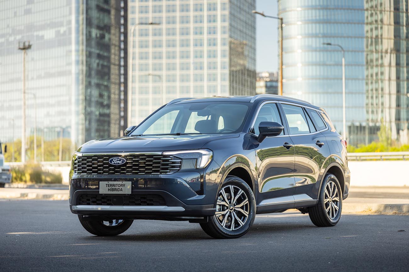 La versión híbrida se denomina Trend y se ubica entre el Territory 1.8 SEL ($ 47.840.500) y el Territory Titanium ($ 57.675.100).