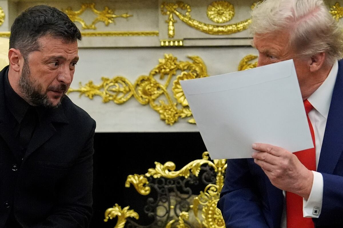 Donald Trump y Volodimir Zelenski, reunidos en la Casa Blanca para negociar la paz en Ucrania.