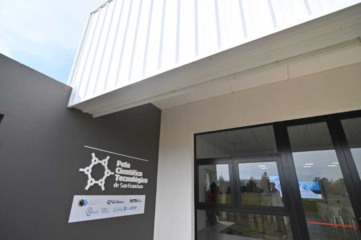 El Polo Científico Tecnológico cuenta con salas de capacitación, laboratorios, centro de reuniones, espacio coworking y conectividad.