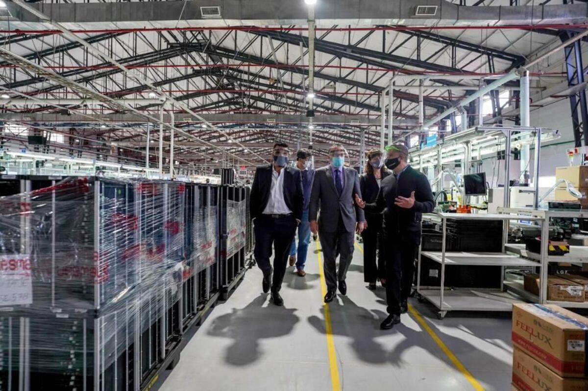 El ministro de Desarrollo Productivo de la Nación, Matías Kulfas, en una recorrida por Newsan. La prórroga de la promoción industrial hasta 2038 le dio resultados electorales al Gobierno.