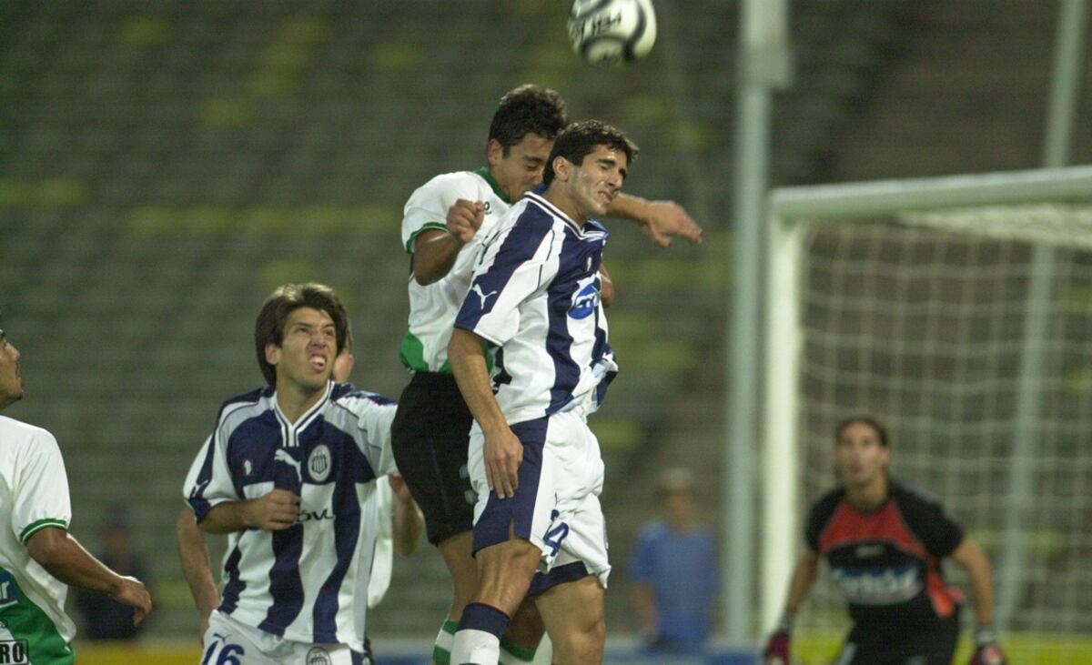 Rami jugando para Talleres ante Banfield en el Chateau en 2002 (Foto: Archivo / La Voz).