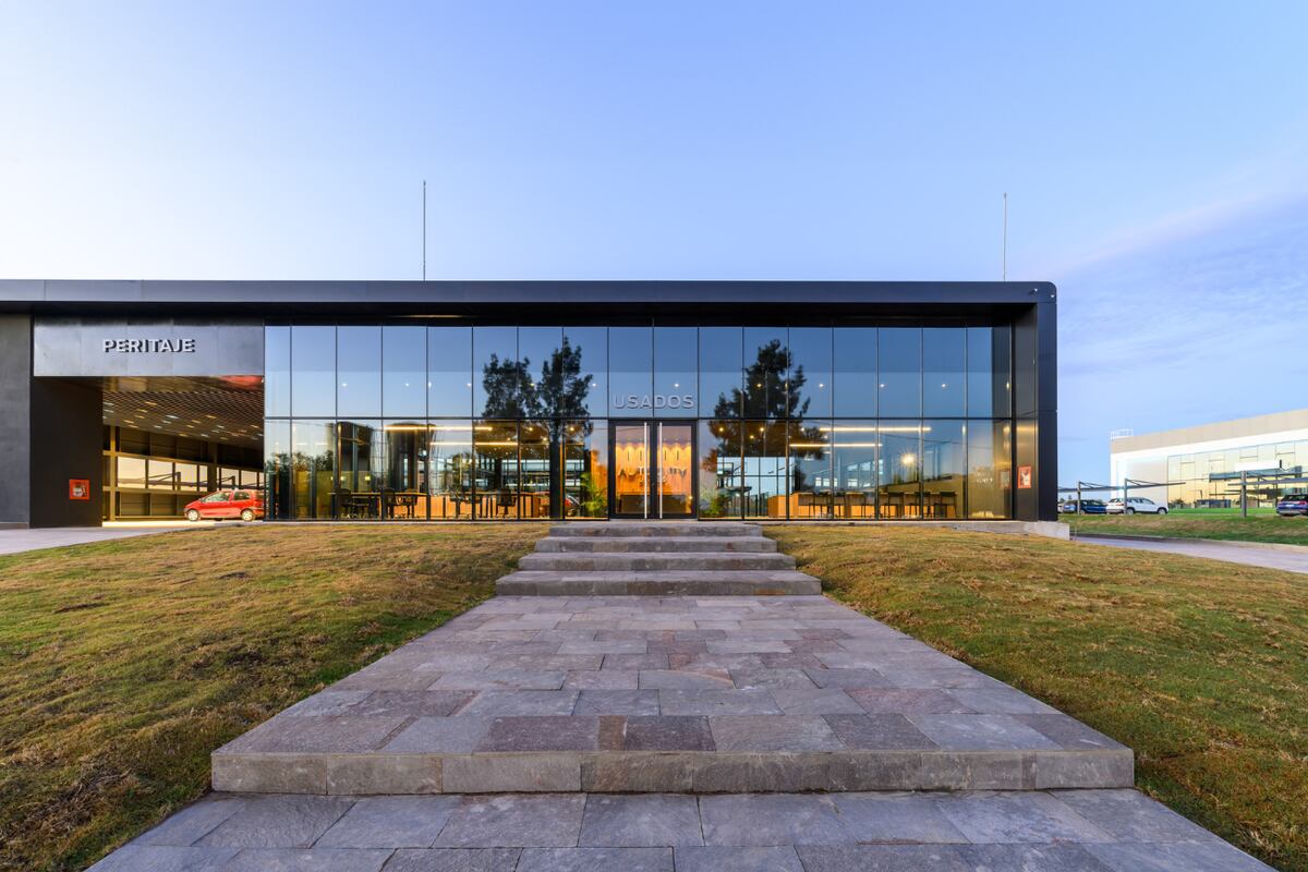 Autocity inauguró su nuevo salón de usados de 1200 m².