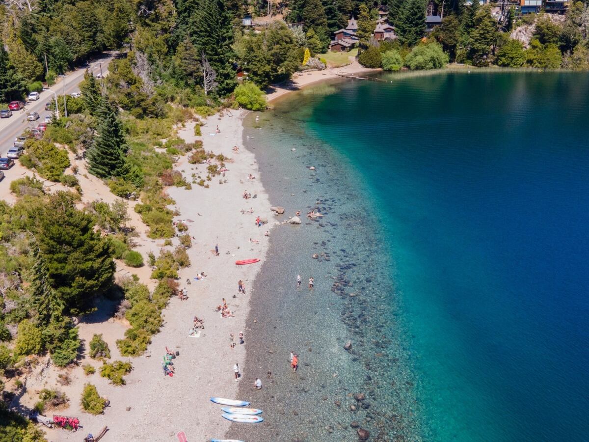 Bariloche en verano: tres playas tranquilas para disfrutar del lago Nahuel Huapi