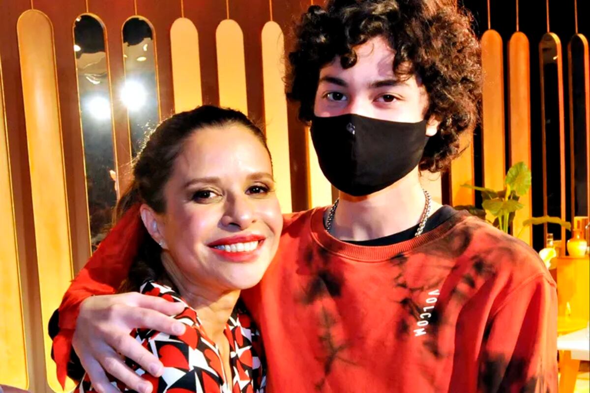 Benito junto a Julieta Ortega (Captura de pantalla).