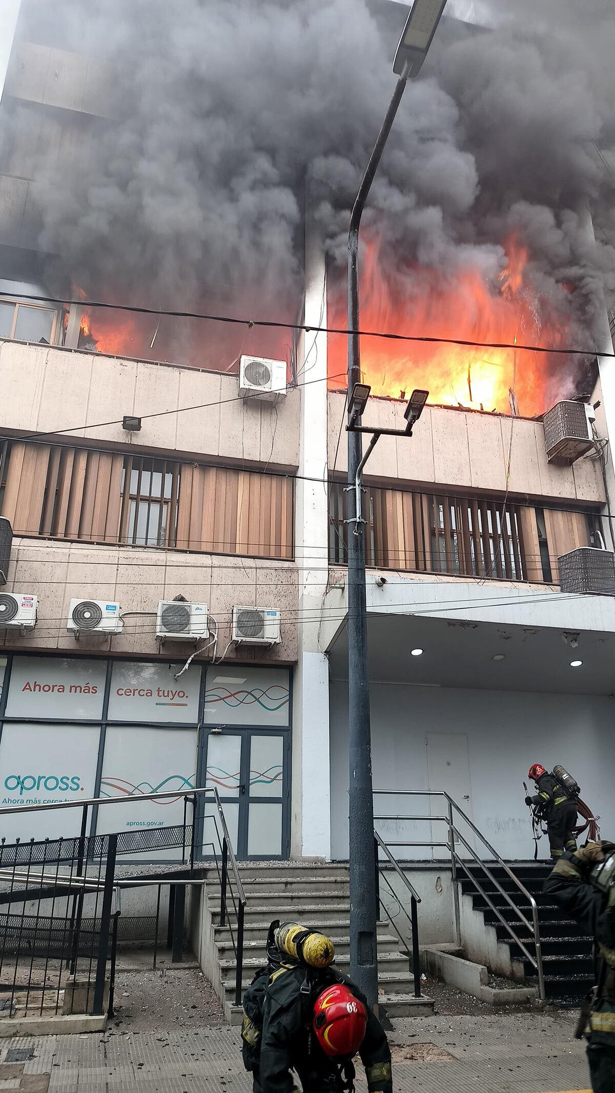 Incendio en la sede de Apross. (Policía de Córdoba)