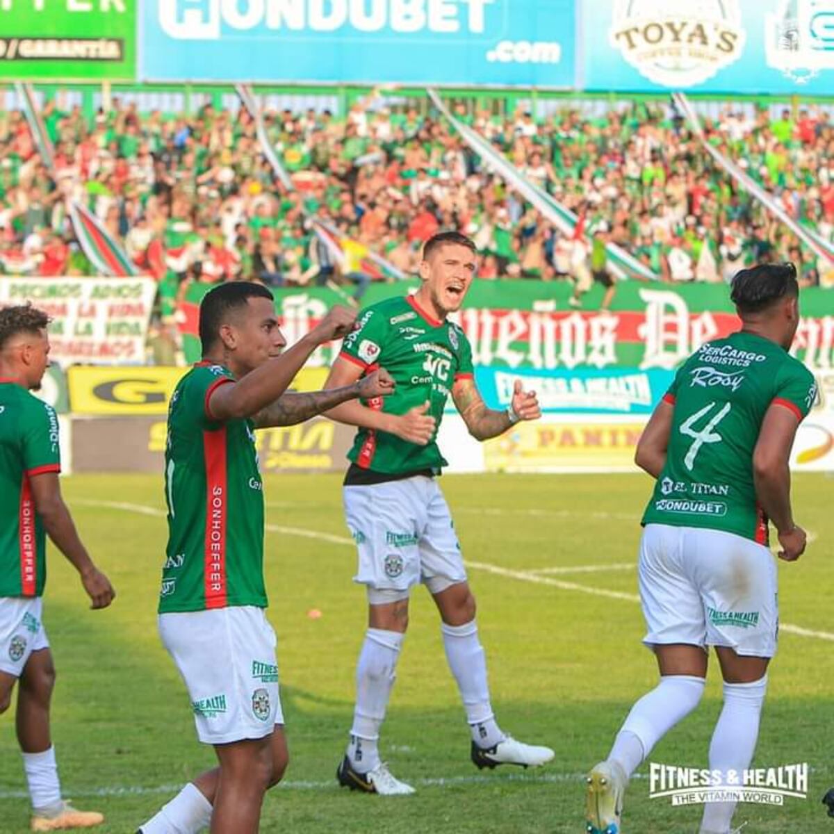 El ex Instituto Francisco "Pancho" Buteler y su experiencia en Honduras junto a la "Tota" Medina. (Gentileza Club Maratón).