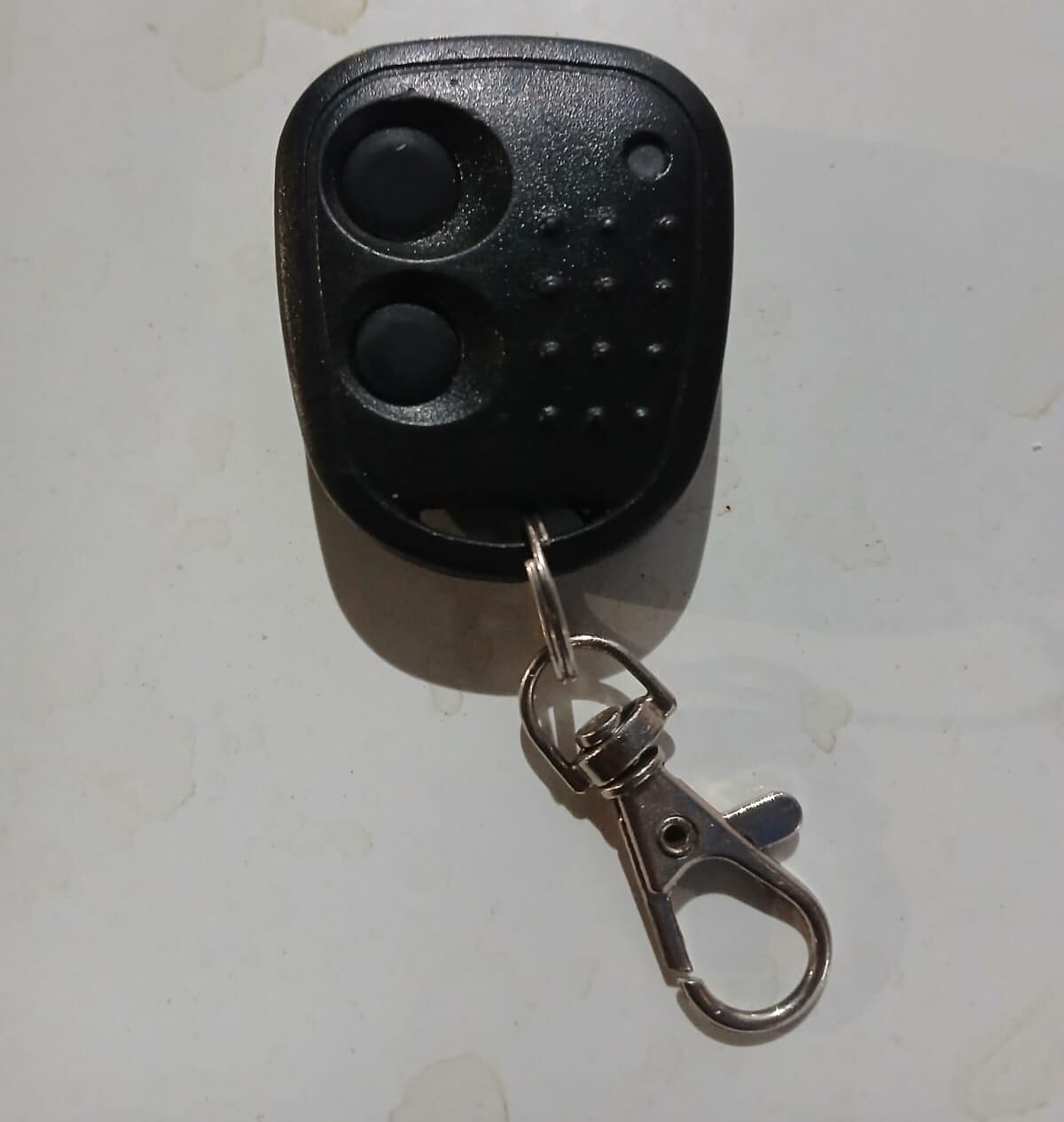 Córdoba: circulaban en un auto con un inhibidor, escaparon de un control y terminaron detenidos. (Policía)