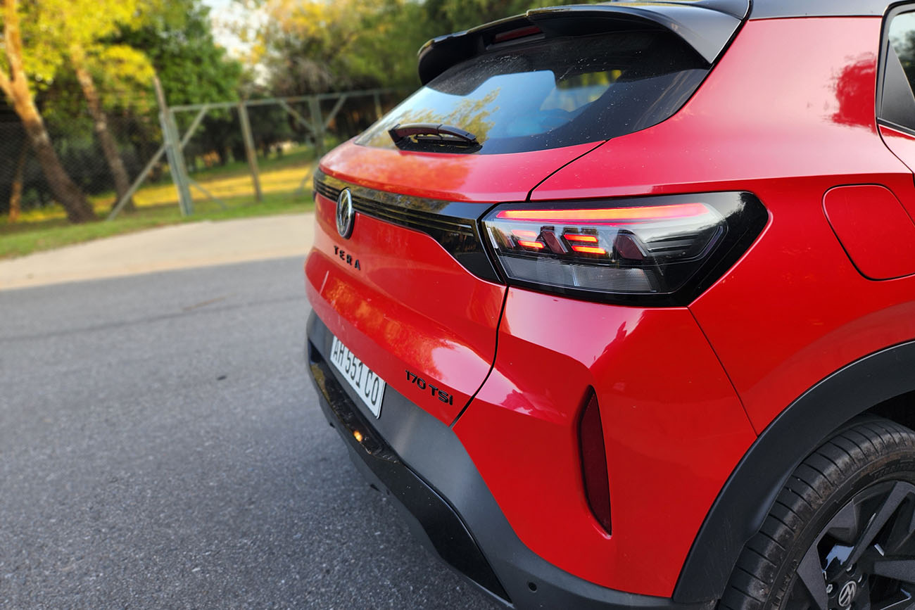 El remate estilo cupé es el sector que más se parece al VW Nivus.