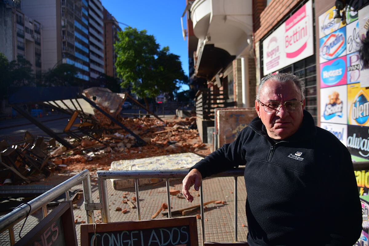 La situación de los comerciantes de Bv. San Juan al 600 es crítica. En 10 días cayeron las ventas y aún no arrancaron las obras de remediación. (Pedro Castillo / La Voz)