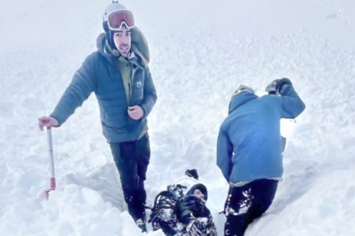 Sepultados por una avalancha bajo la nieve en Ushuaia.