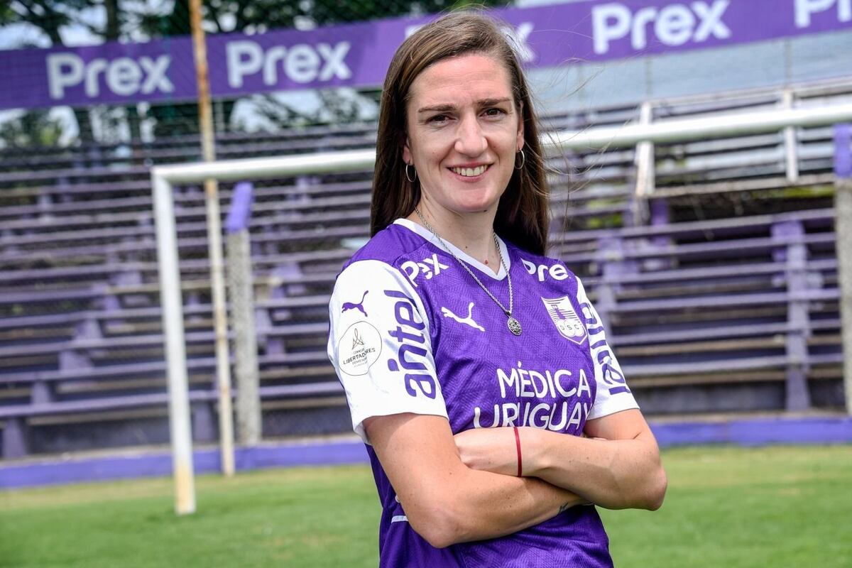 Sofía Oxandabarat, la delantera uruguaya que llegó a Talleres.