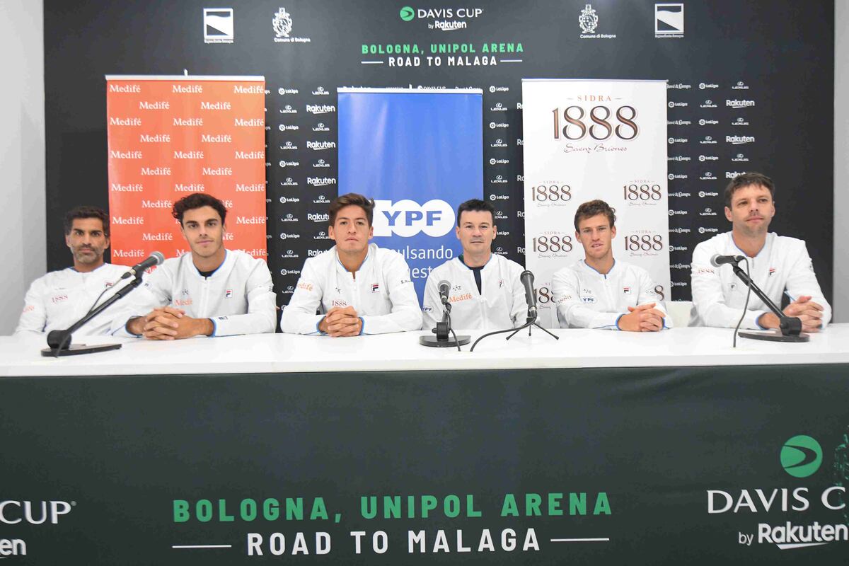 El equipo argentino de Copa Davis ya está en Italia, donde comenzará a disputar una nueva instancia del certamen por países. (Prensa AAT)