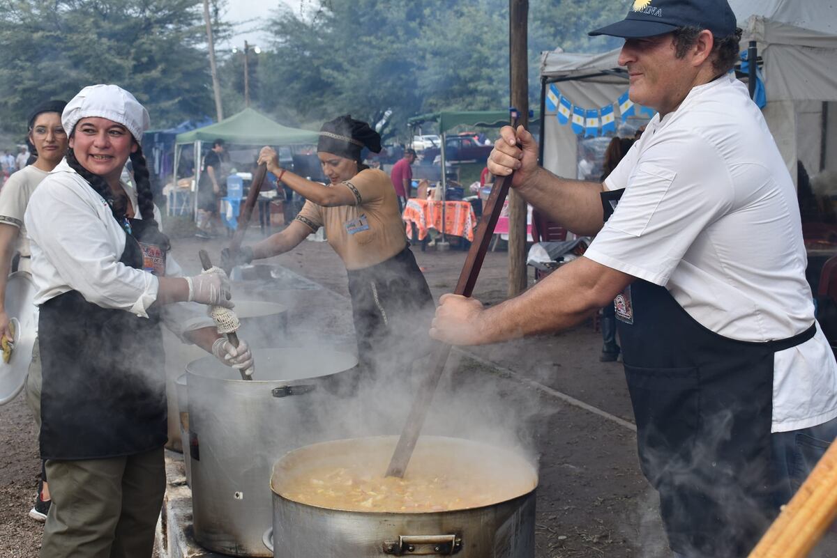 Concurso Nacional de Asado con Cuero y Locro Criollo en Sumampa. (Municipalidad de Sumampa)
