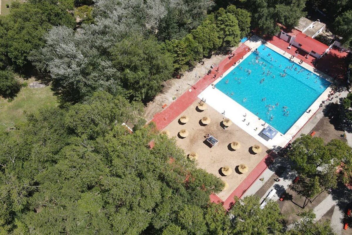 La Pileta Municipal se encuentra en el corazón del Parque García Lorca, Reserva Natural desde el 2013. / Municipalidad de Alta Gracia