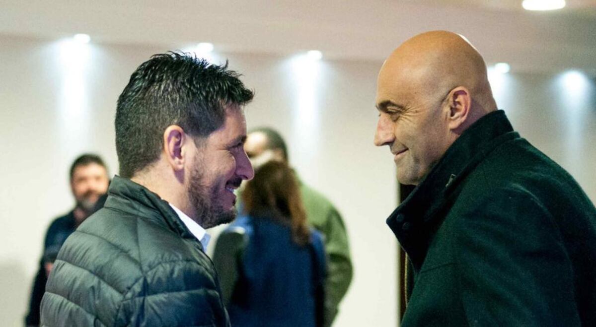 El actual intendente Marcos Ferrer y su antecesor en el cargo, Alberto Martino. Ahora compartirán lista. (Archivo)