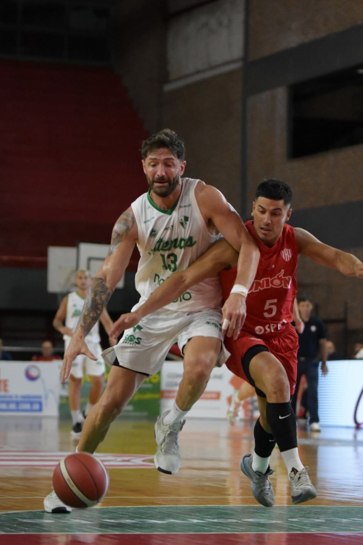 Atenas en su partido ante Unión, en Santa Fe. (Gentileza Liga Nacional de Básquet).