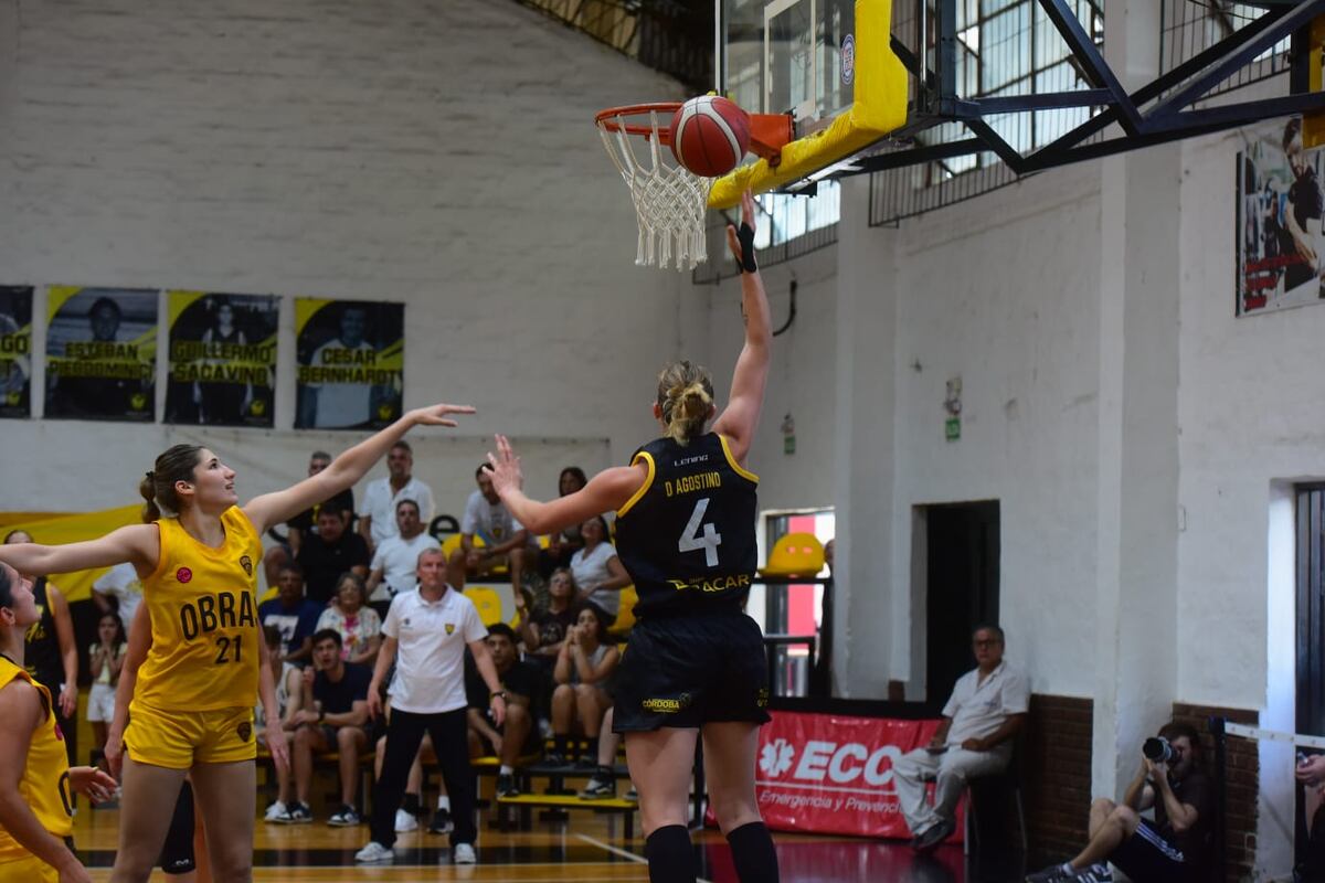 Triunfo histórico de Hindú sobre Obras en semifinales de la Liga Femenina de básquet. (Nicolás Bravo / La Voz)