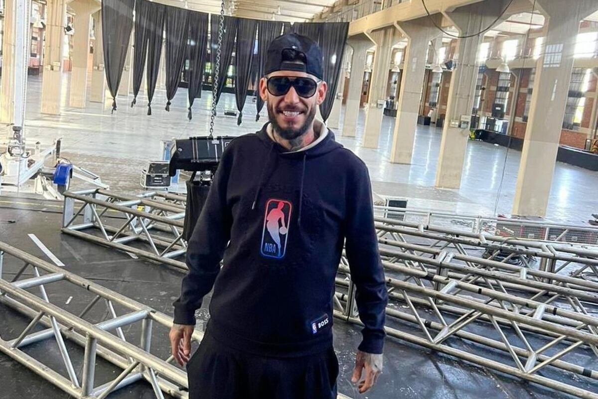 El músico pasó por Forja en la previa de su despedida de este sábado. (Instagram @ulisesbuenosoy).