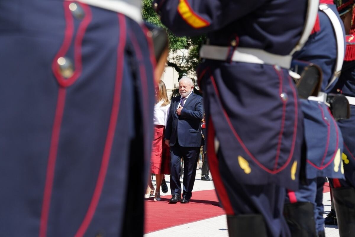 Llegada de Lula da Silva a la Argentina para participar de la Cumbre de la CELAC