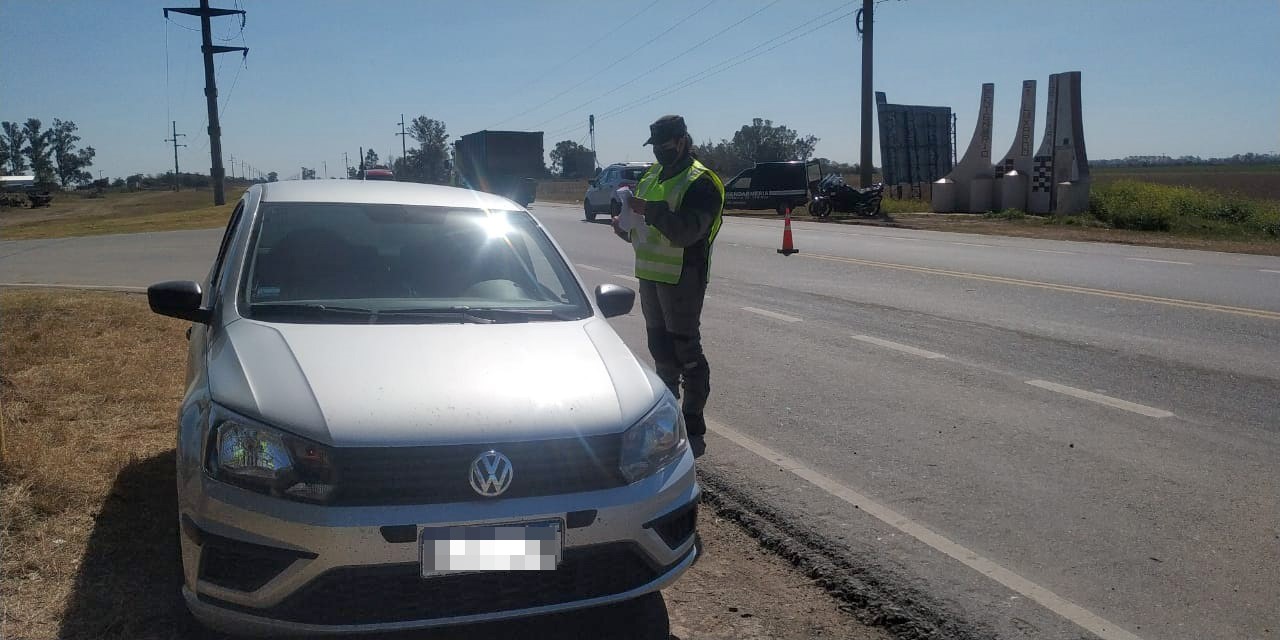 El auto donde estaba el dinero. (Gendarmería)