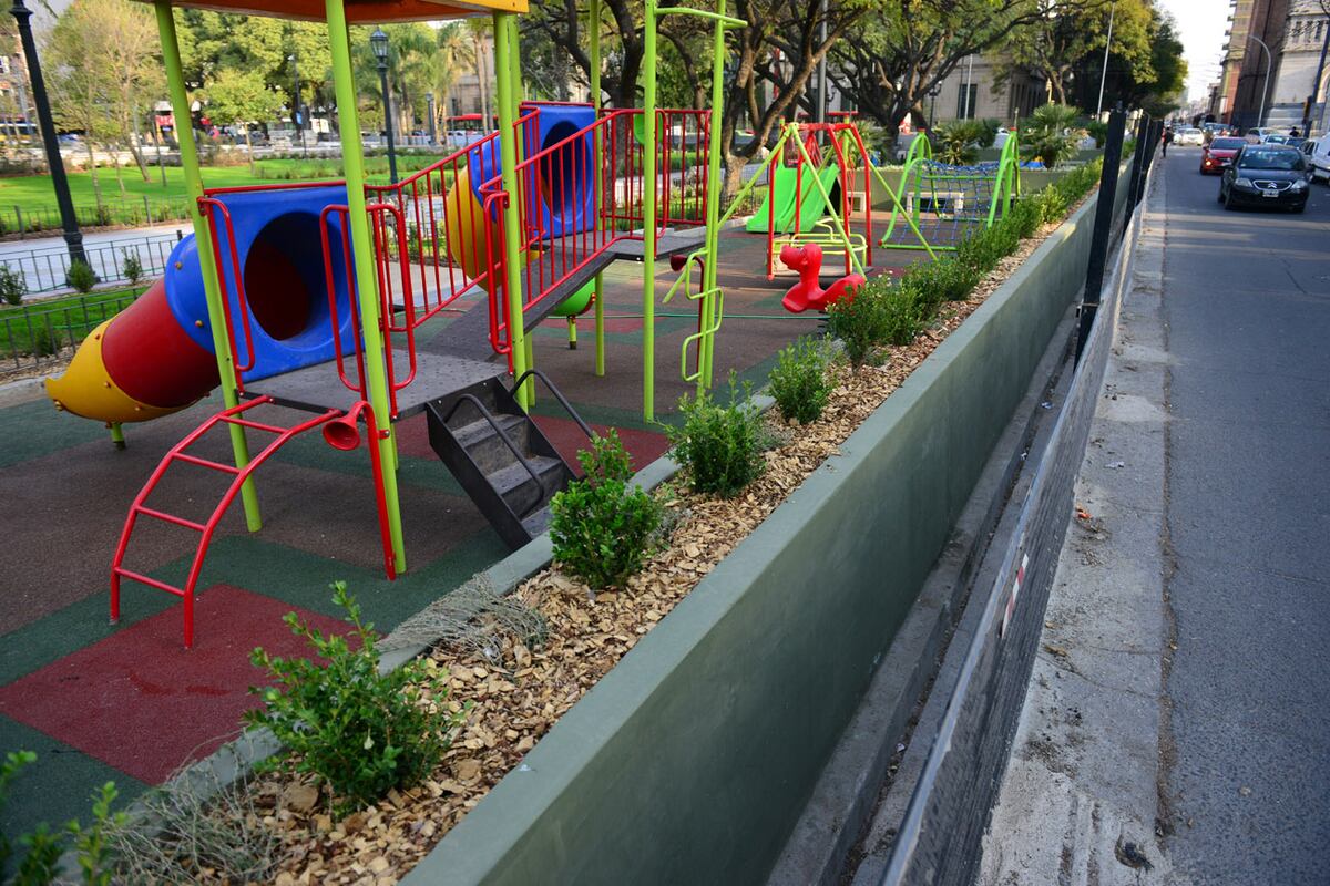 Las reformas de la Plaza Colón ya están casi listas para su inauguración. (Nicolás Bravo / La Voz)