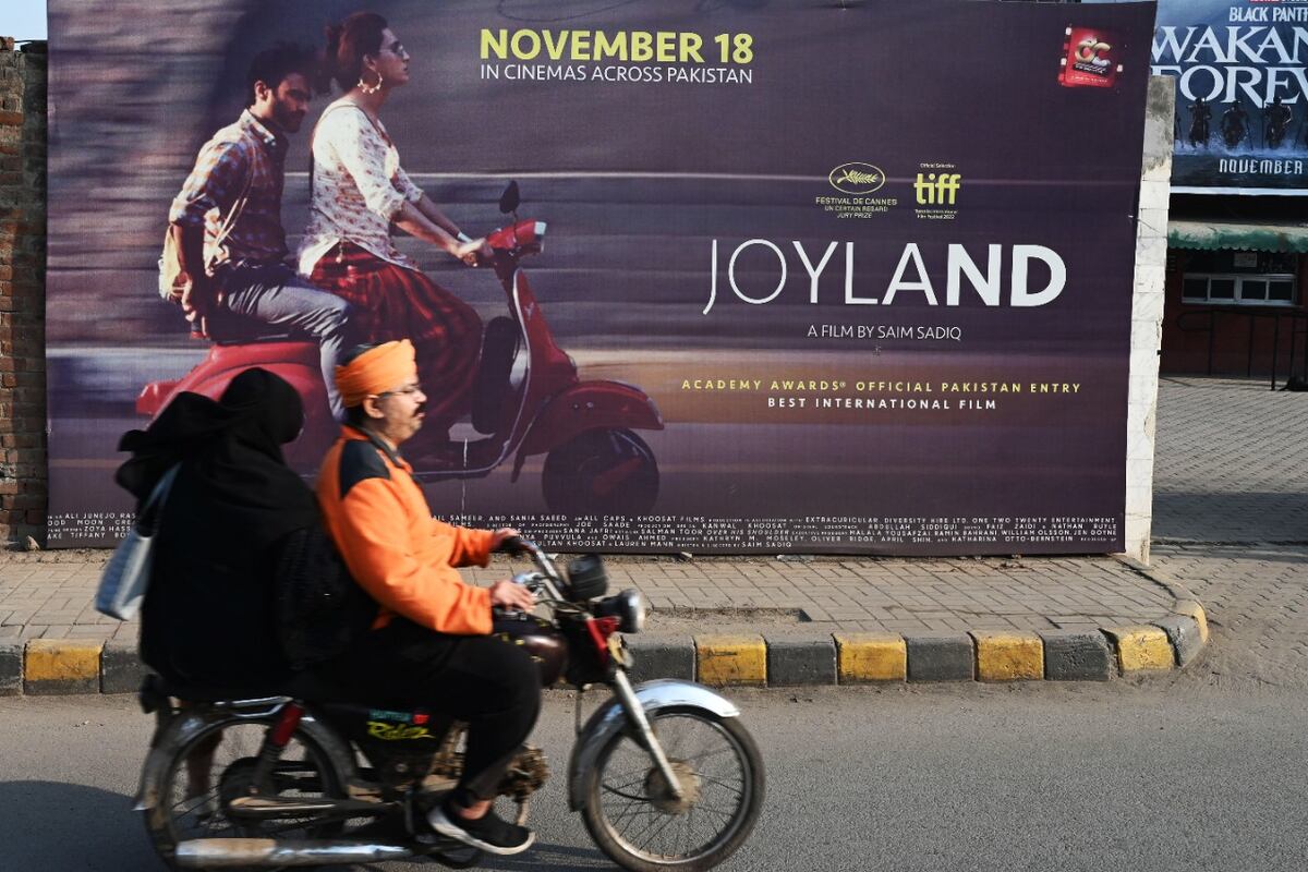 El film pakistaní “Joyland” de temática LGBTQ+ se podrá ver en los cine de todo el se podrá ver en los cienes de toso el país (Foto AP)