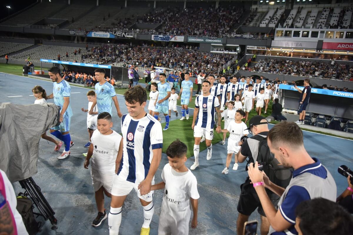 Amistoso Talleres Vs Boca Juniors en el Mario Alberto Kempes. (Facundo Luque / La Voz)