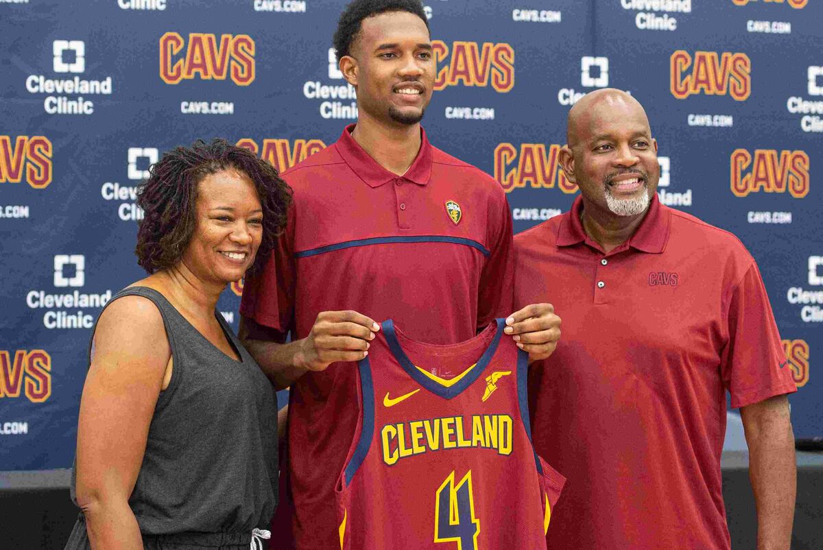 Evan Mobley es comparado con Chris Bosch y Anthony Davis. Tiene 20 años y proviene de USC (College). (AP)