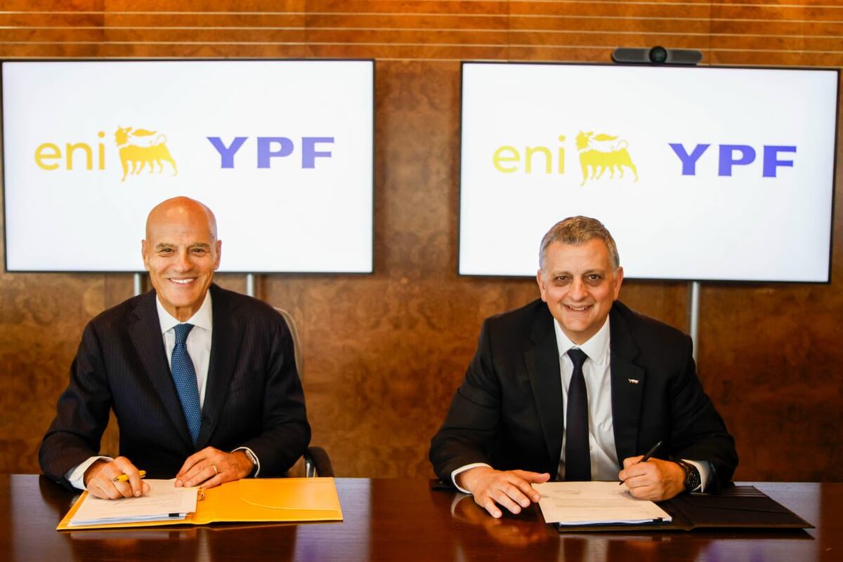 El CEO de YPF, Horacio Marín, junto a su par de ENI, Claudio Descalzi