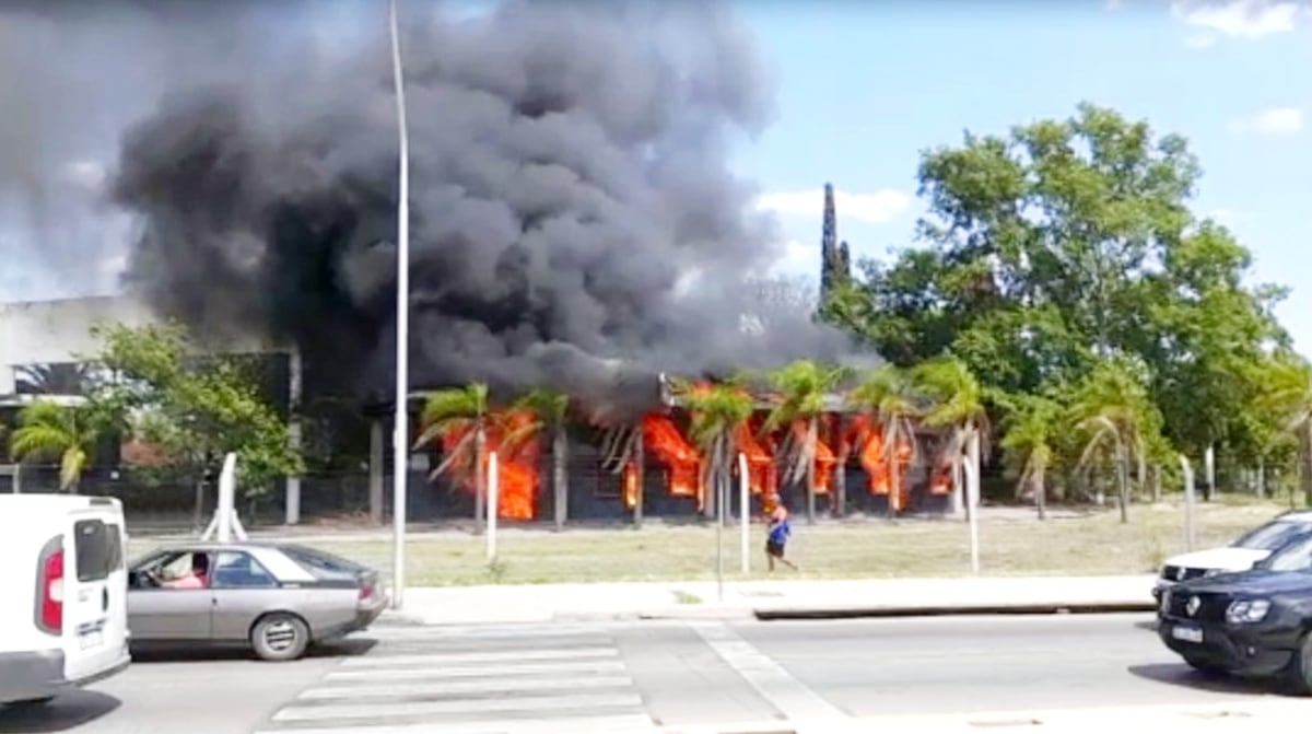 Voraz incendio en Córdoba, en cercanías de la Mujer Urbana
