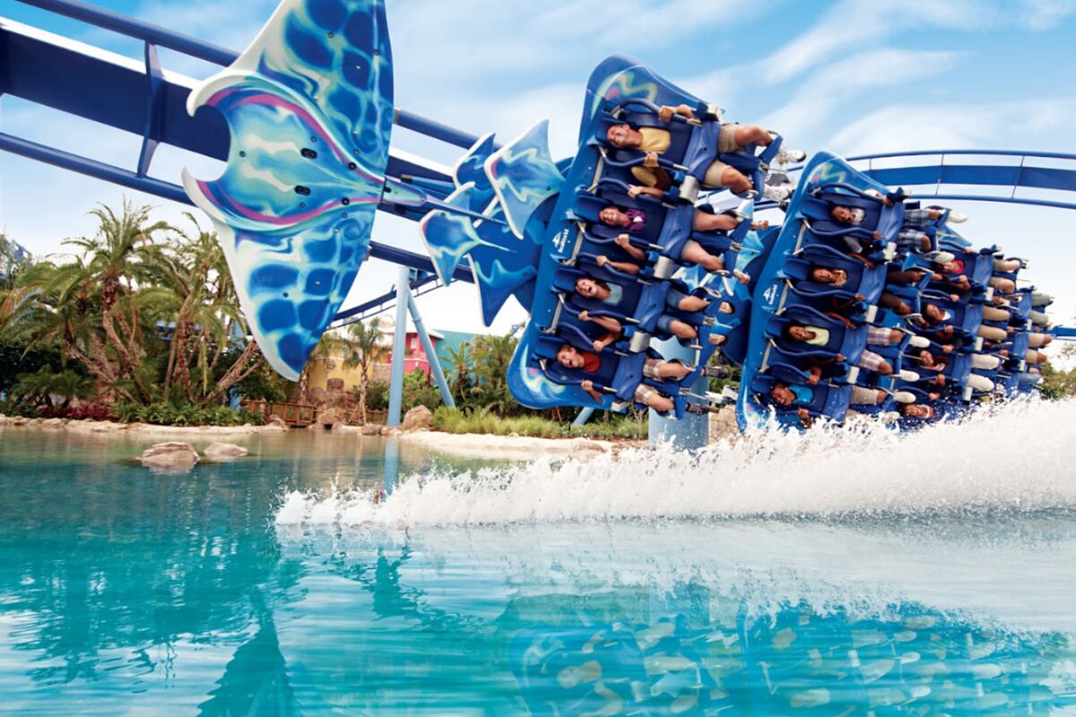 Los parques combinan combina diversión y educación para toda la familia.