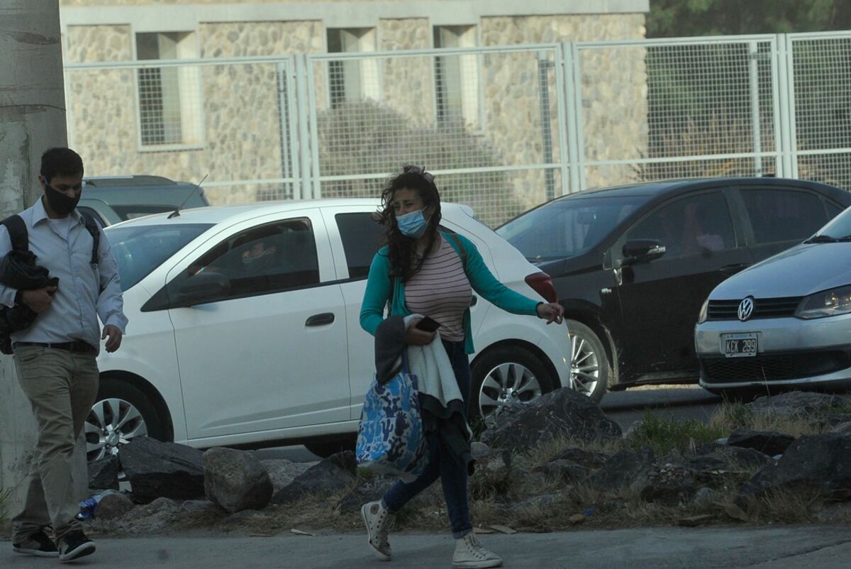 Viento y tierra en la ciudad mientras se advierte por un alerta meteorologica 13 septiembre 2021