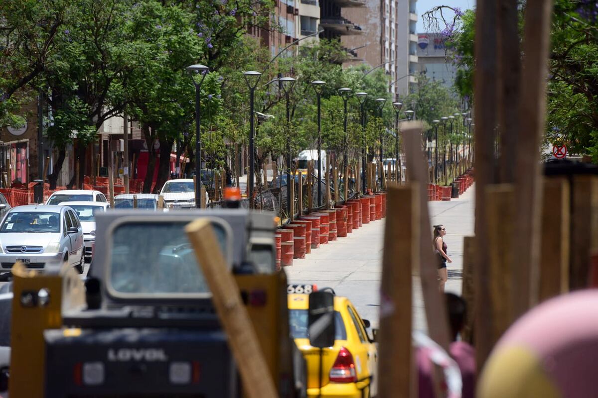 La Municipalidad de Córdoba habilitó el tránsito en el bulevar San Juan hasta fin de año. (José Gabriel Hernández / La Voz)