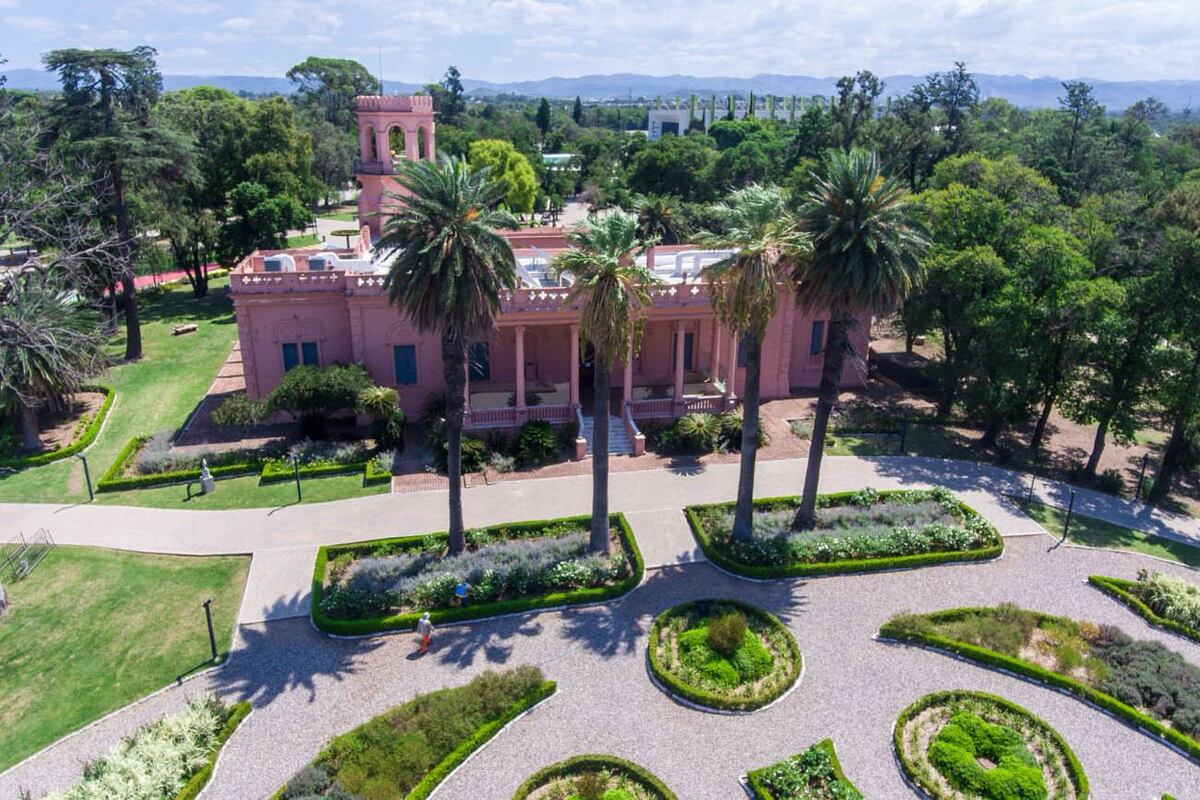 Parque del Chateau, Córdoba Capital, Argentina.