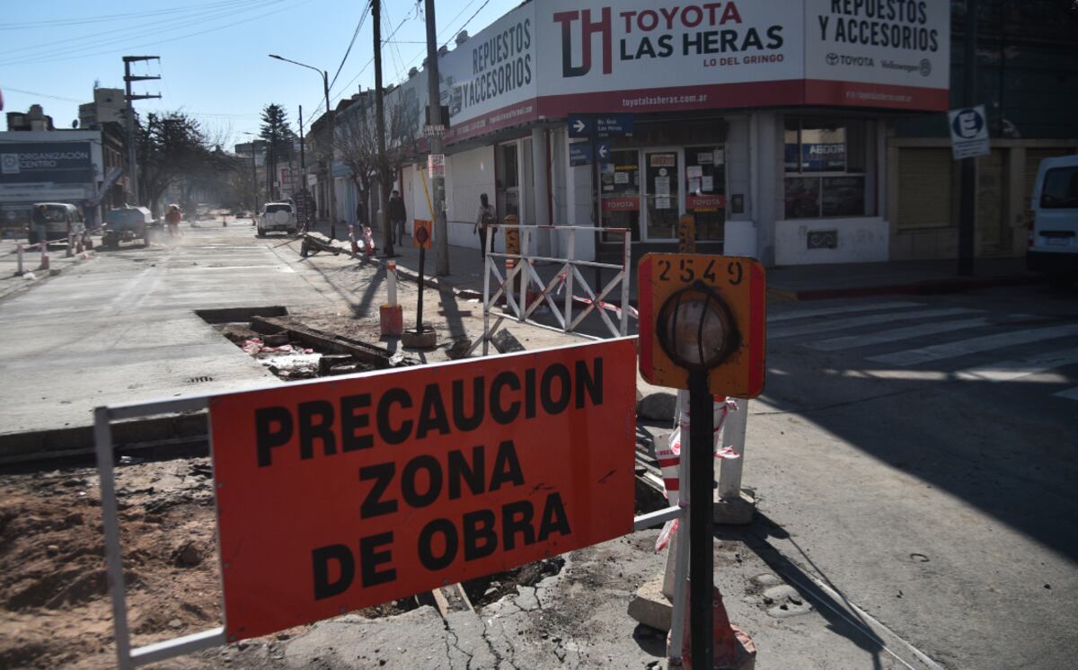 Obras en calle Martín García. (Pedro Castillo / La Voz)