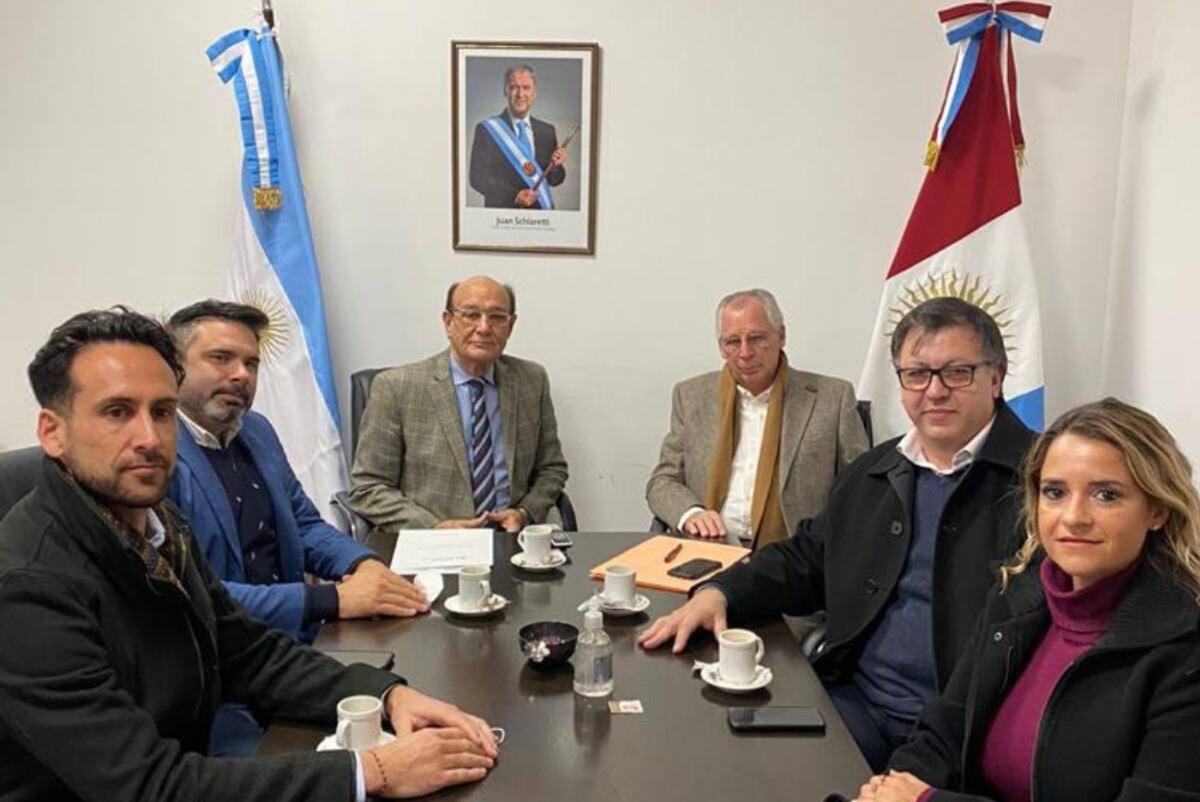 El directorio de La Caja fue recibido por el legislador Oscar González (Foto: CPSPS)