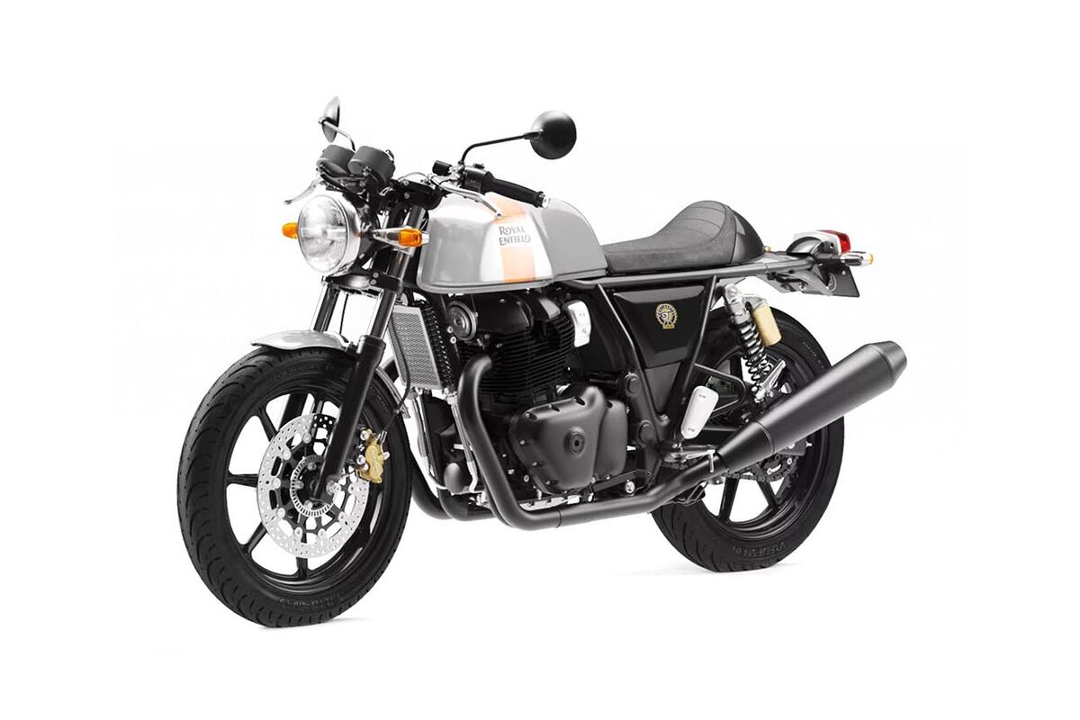 Las renovadas Interceptor y Continental GT “Blackout” se caracterizan por su motor y los escapes en negro satinado.