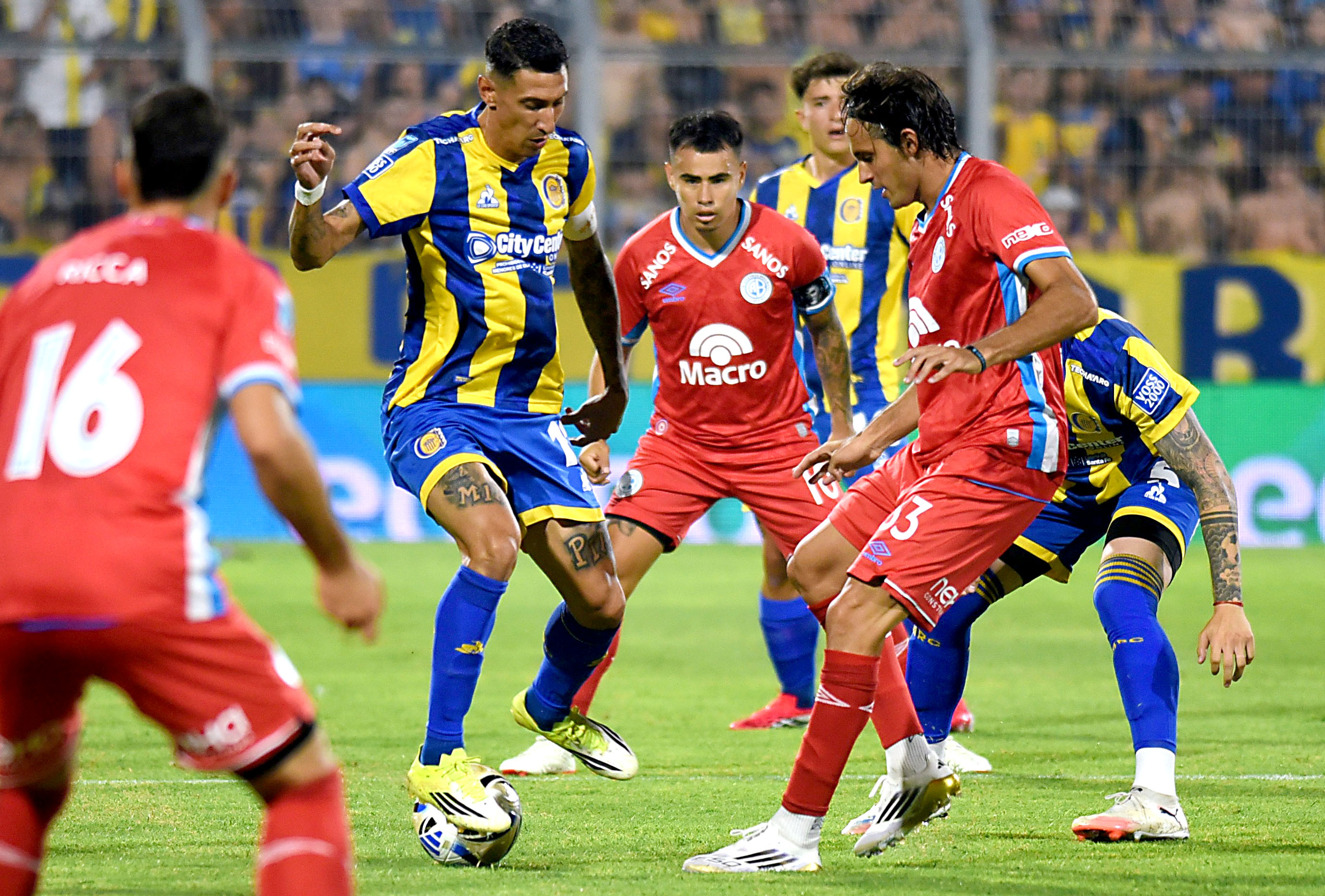 Belgrano visitó a Rosario Central por la primera fecha del Torneo Apertura de la Liga Profesional 2026. (Fotobaires)