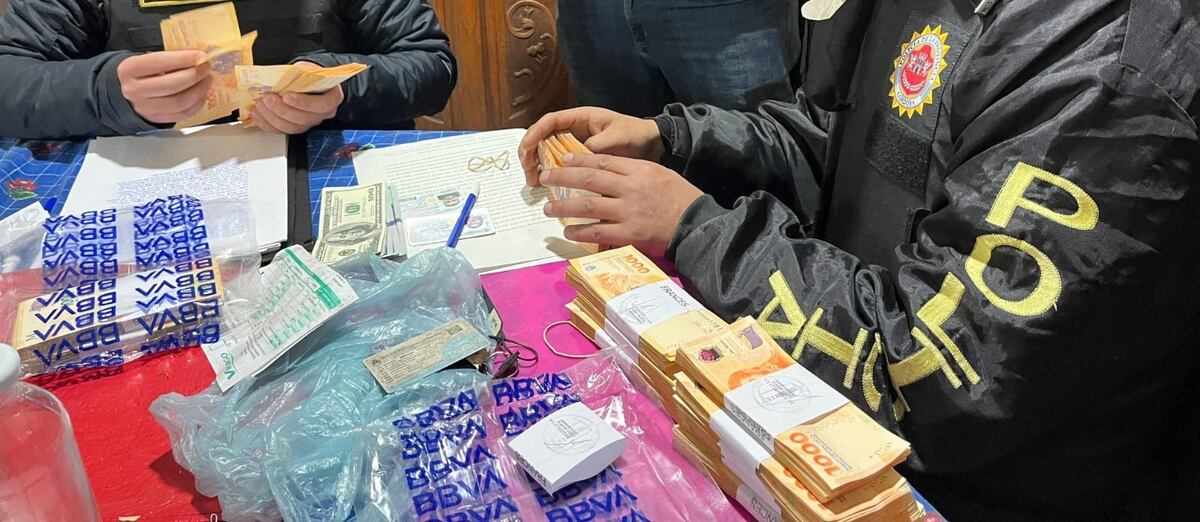 Encontraron dinero en los allanamientos. (Policía)